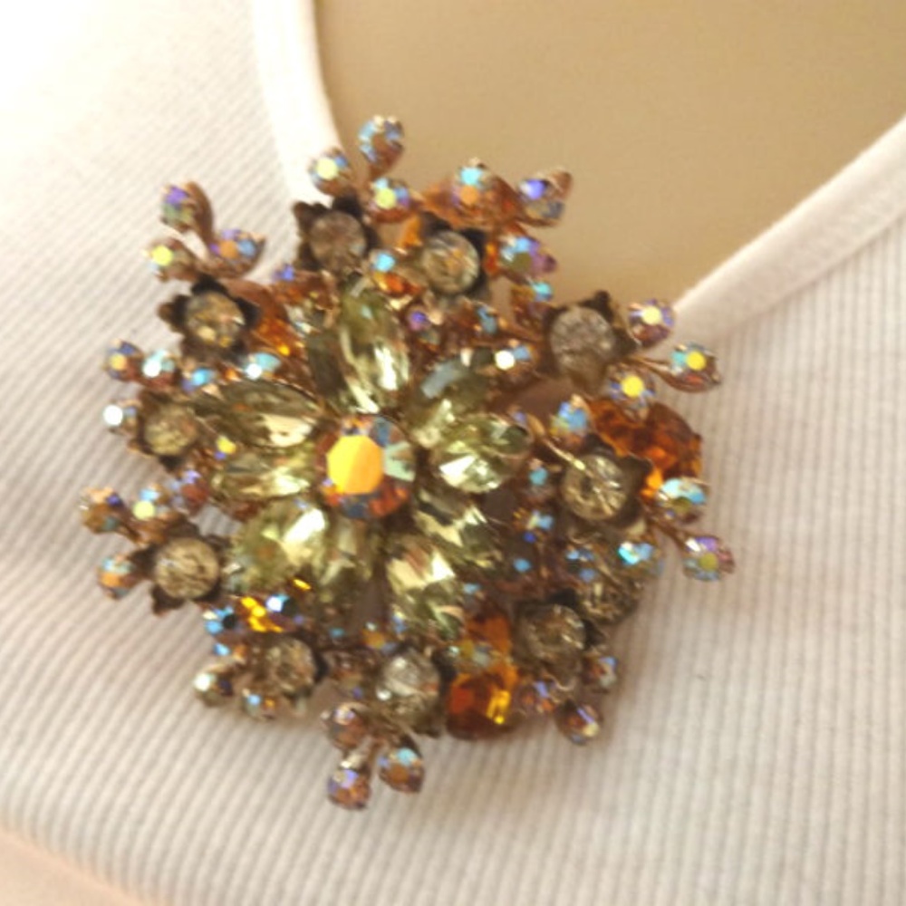 VTG Large Rhinestone Brooch 3D Snowflake Flower